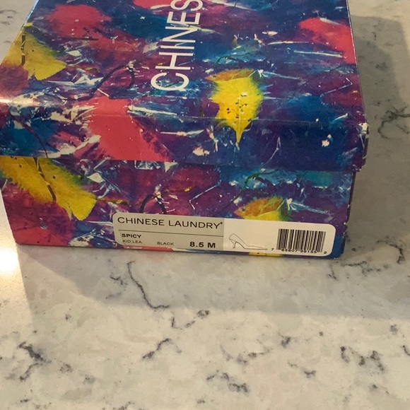 Chinese Laundry Black Spicy Kid Lea pump, size 8.5. - Picture 4 of 4